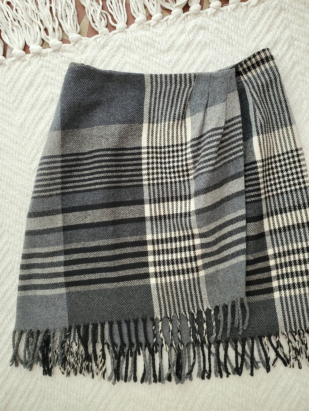 Vintage Leslie Fay Wool Blend Fringe Mini Skirt Grey Plaid Academia